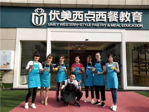 美女、咖啡、拉花 這場優雅的邂逅唯獨缺你不行